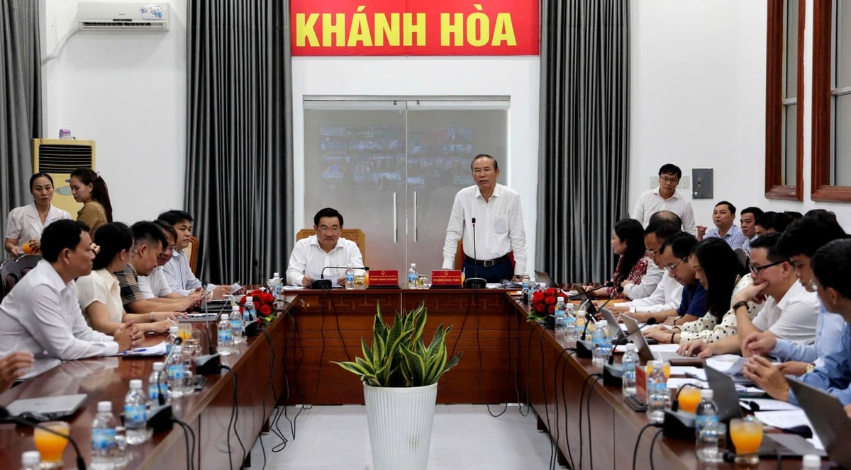 Phó Chủ tịch UBND tỉnh Trịnh Minh Hoàng làm việc với Tập đoàn SK Hàn Quốc