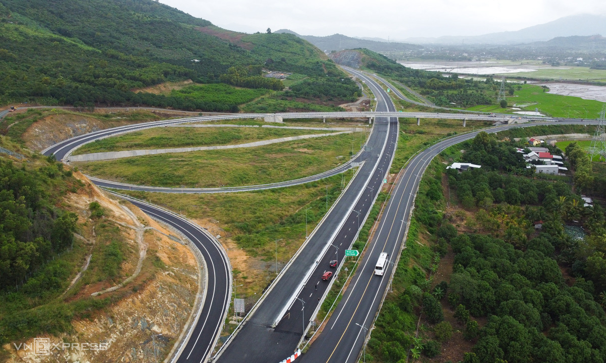 khai thác sớm 70km cao tốc Vân Phong Nha Trang từ 30 tháng 4