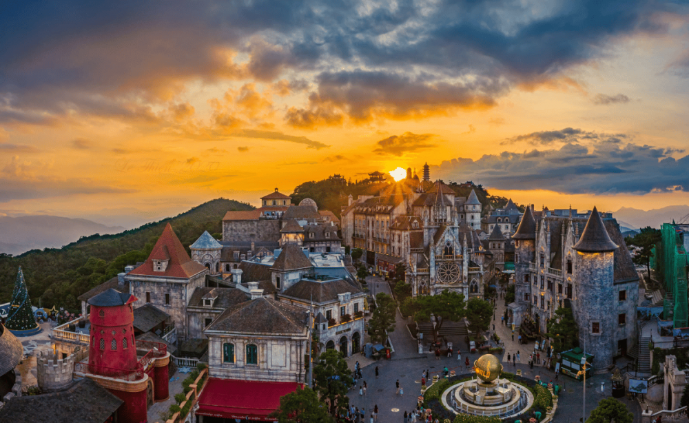 Từ khi Sun Group xuất hiện, ngọn núi từng bị lãng quên bất ngờ trở thành điểm đến du lịch hàng đầu thế giới