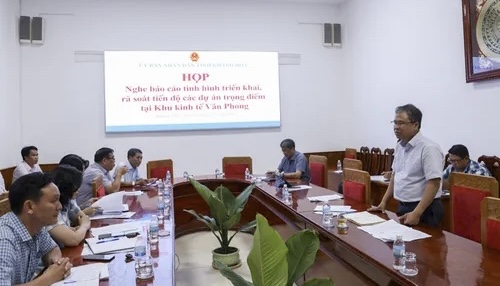 Đốc thúc tiến độ các dự án trọng điểm tại Khu Kinh tế Vân Phong