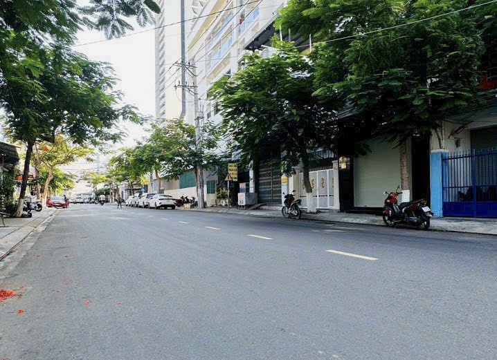 ( ĐÃ BÁN) BÁN LÔ ĐẤT 2 MẶT ĐƯỜNG KINH DOANH , CÁCH BIỂN 100M TẠI NHA TRANG
