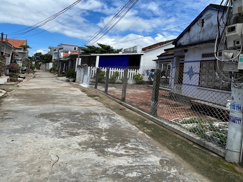 CHỦ 80 TUỔI CẦN BÁN ĐẤT CÓ NHÀ 450M NGANG 15M GIÁ 6,5TR 1M